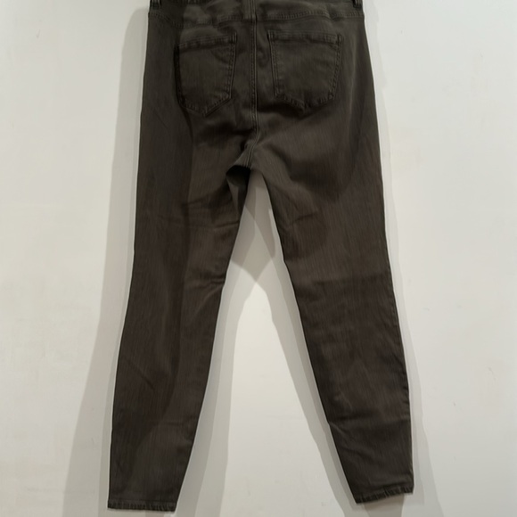 Liverpool women’s Jeans
Size 14W - Picture 4 of 6